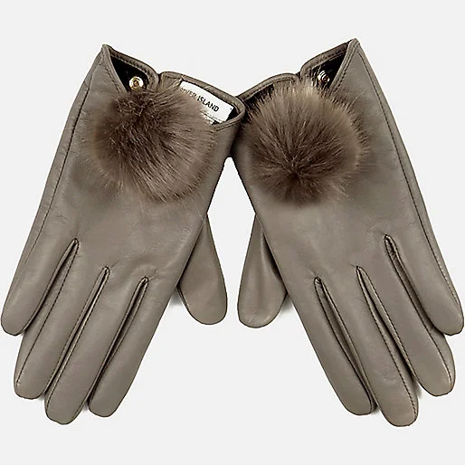RIVER ISLAND