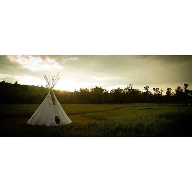 Montana is beautiful. I&rsquo;ve got the pleasure of being here for a few days on work so please enjoy a few photos!
&bull;
&bull;
&bull;
&bull;
#Montana #Sunset #Ranch #Nature #TotemPole #Tepee #YellowStone #DoubleTRiverRanch #Photography #Photo #Ar