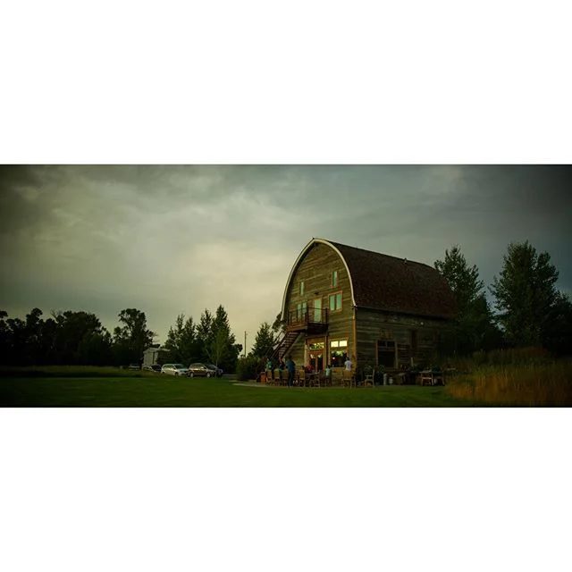 Montana is beautiful. I&rsquo;ve got the pleasure of being here for a few days on work so please enjoy a few photos!
&bull;
&bull;
&bull;
&bull;
#Montana #Sunset #Ranch #Nature #TotemPole #Tepee #YellowStone #DoubleTRiverRanch #Photography #Photo #Ar