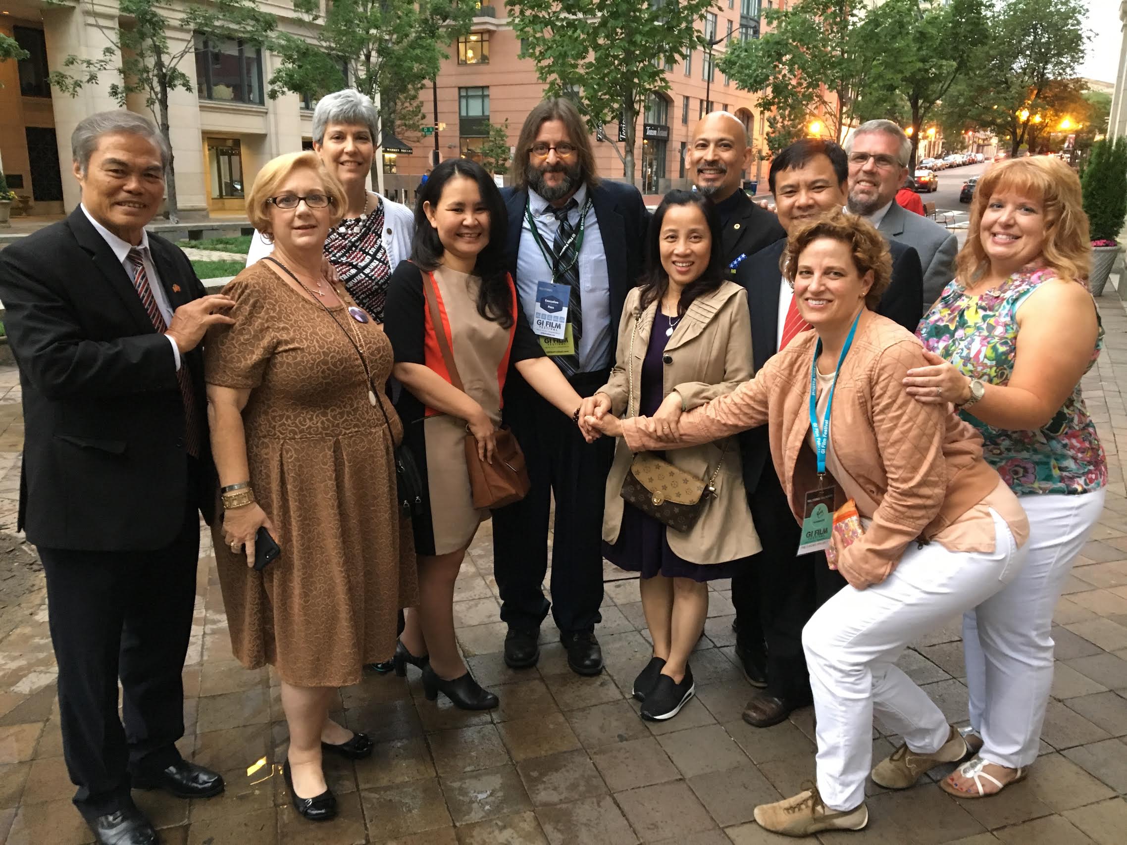 Judd Nelson with The 2 Sides Project cast before the awards ceremony, GIFF Washington DC.