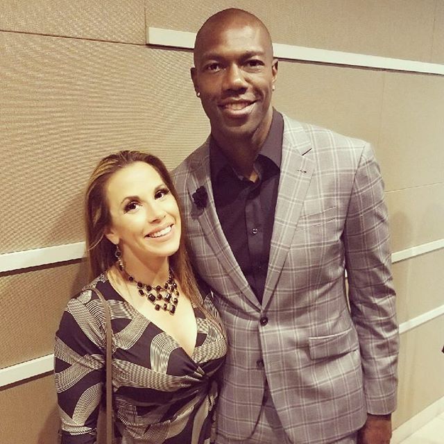 I know this pic is gonna make my daddy so Jealous so I chose to post it 1st! Massive thank you @terrellowens for being super cool today. Honored to have attended @btigcharityday w/ my girl @cathycardenaspr #btigcharityday #makeacall #makeatrade #makeadifference #givingback #terrellowens #football