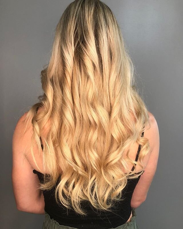 Gotta love this buttery blonde. She had a major covid grow out. #highlights #blonde #goldenblonde #blondehighlights #honeyblondehair #longhair #beaverton #beavertonstylist #tigard #sherwood #twystsalon #progressridge @progressridgetownsquare Stylist 