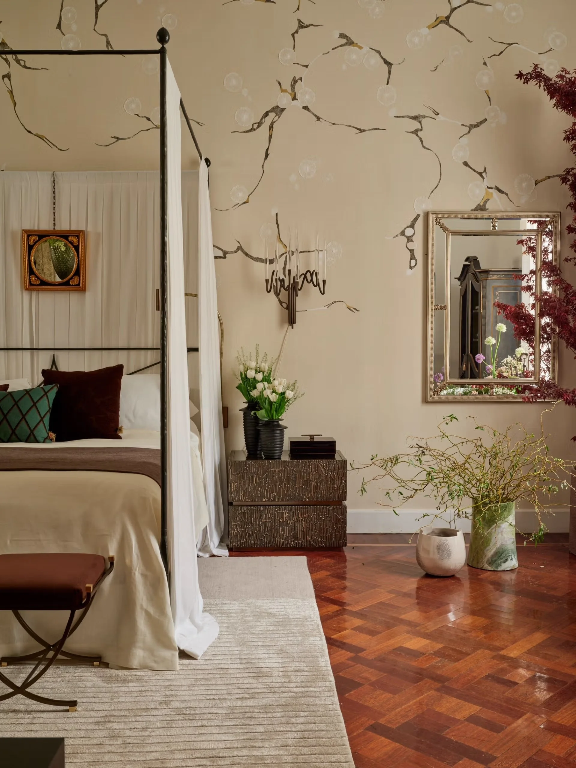 The Alcove by Urjowan Alsharif Interiors