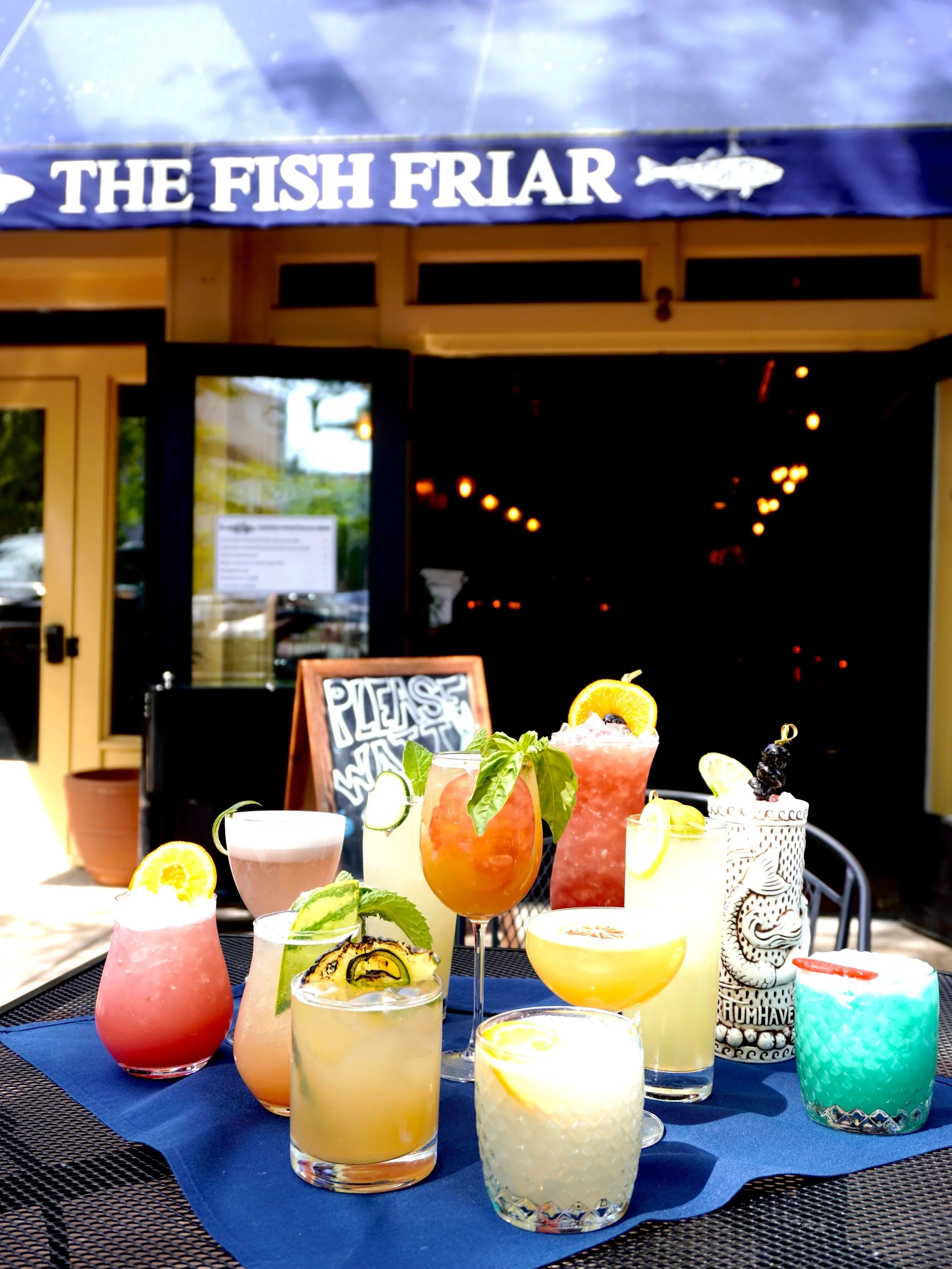 TIP EM BACK JACK&hellip;..COCKTAIL PROGRAM THAT&rsquo;LL MAKE YA SMACK!

FRICKEN FRIDAY VIBES! HAYA DON!

FRESH⚫️WILD-CAUGHT⚫️SUSTAINABLE