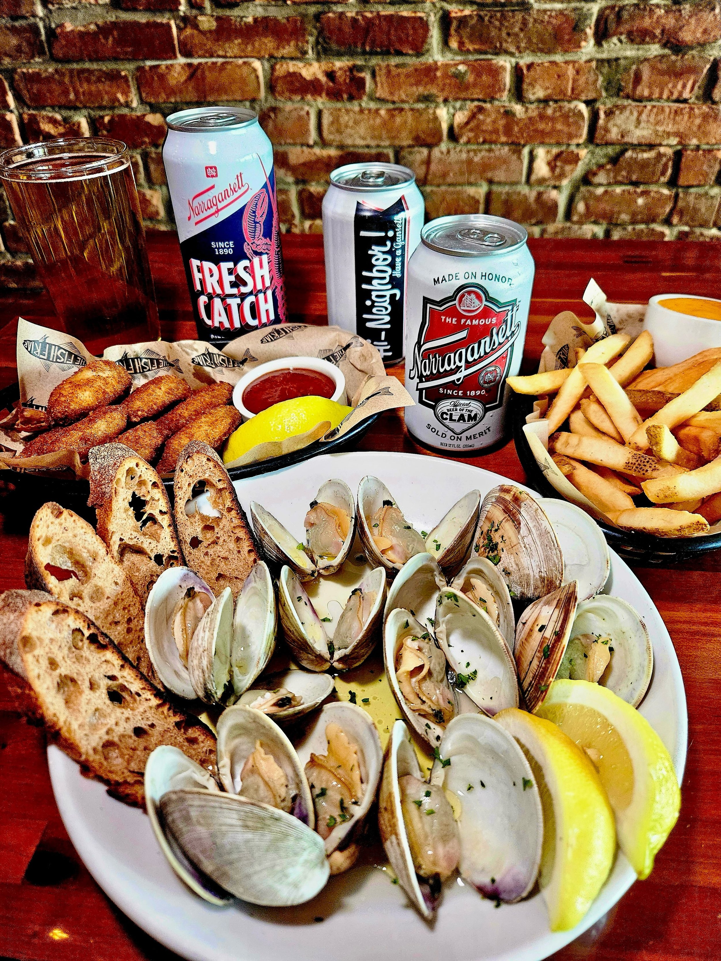 SATURDAY &amp; SUNDAY WE HAVE THE BEST CLAM SLAP YALL EVER SEEN!!

CANS &amp; CLAMS HAPPY HOUR 4-6! 

FRESH ○ WILD-CAUGHT ○ SUSTAINABLE