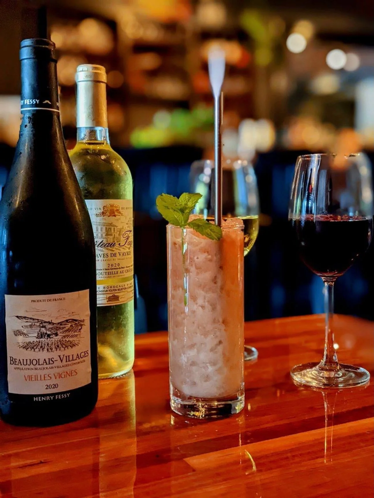 IT IS WINE WEDNESDAY AND ALL BOTTLES OF WINE ARE HALF OFF ALL NIGHT LONG! $1 OYSTER HAPPY HOUR 4-5P. 
COCKTAILS LIKE NO OTHER IN CNY AND YOU ALREADY KNOW WE&rsquo;RE HOLDING THE FRESHEST SEAFOOD IN THE STATE!

FRESH⚫️WILD-CAUGHT⚫️SUSTAINABLE