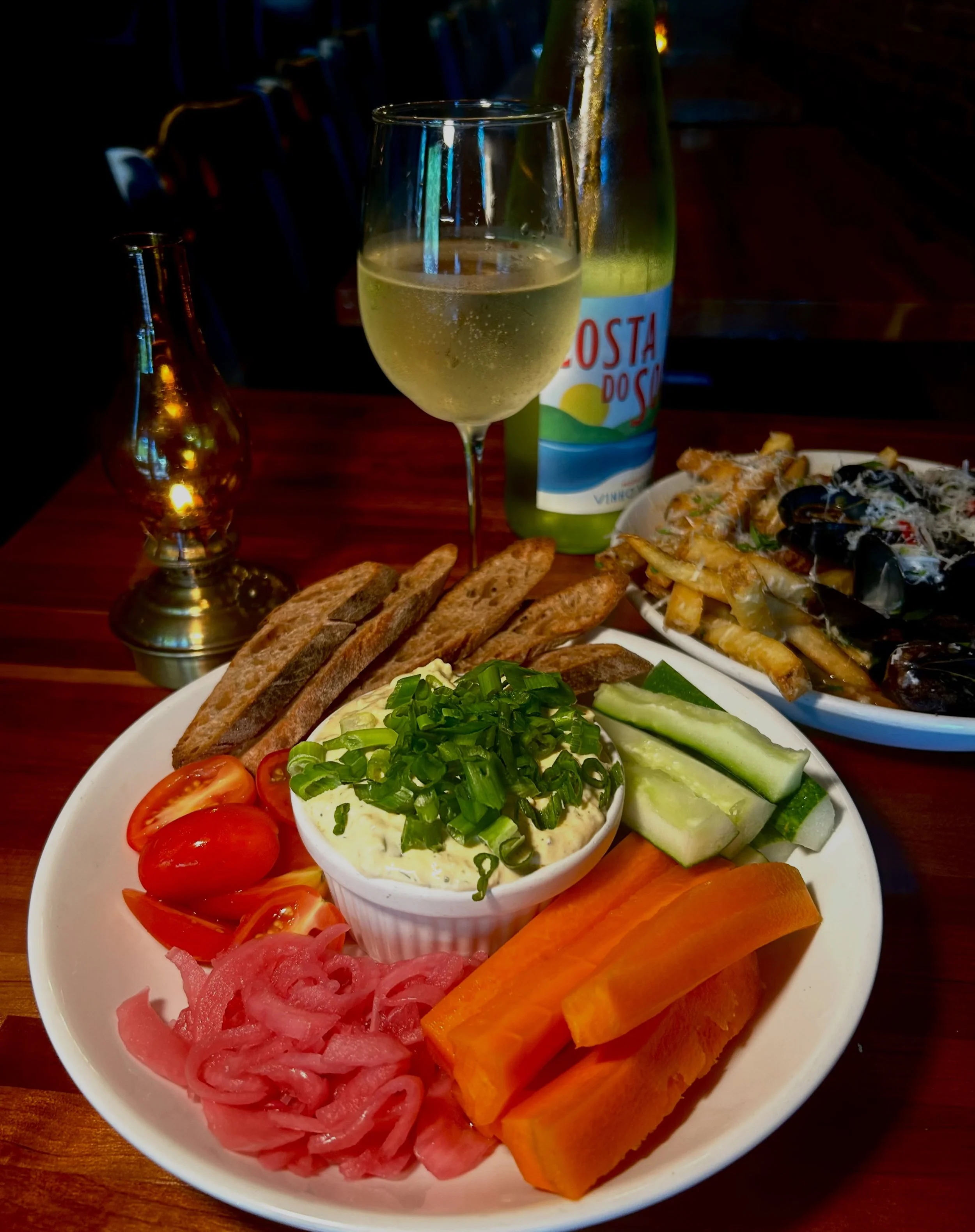 WINE WEDNESDAYS! 
ALL BOTTLES ARE HALF-OFF ALL NIGHT! 

$1 OYSTER HAPPY HOUR 4-5!!

FRESH⚫️WILD-CAUGHT⚫️SUSTAINABLE