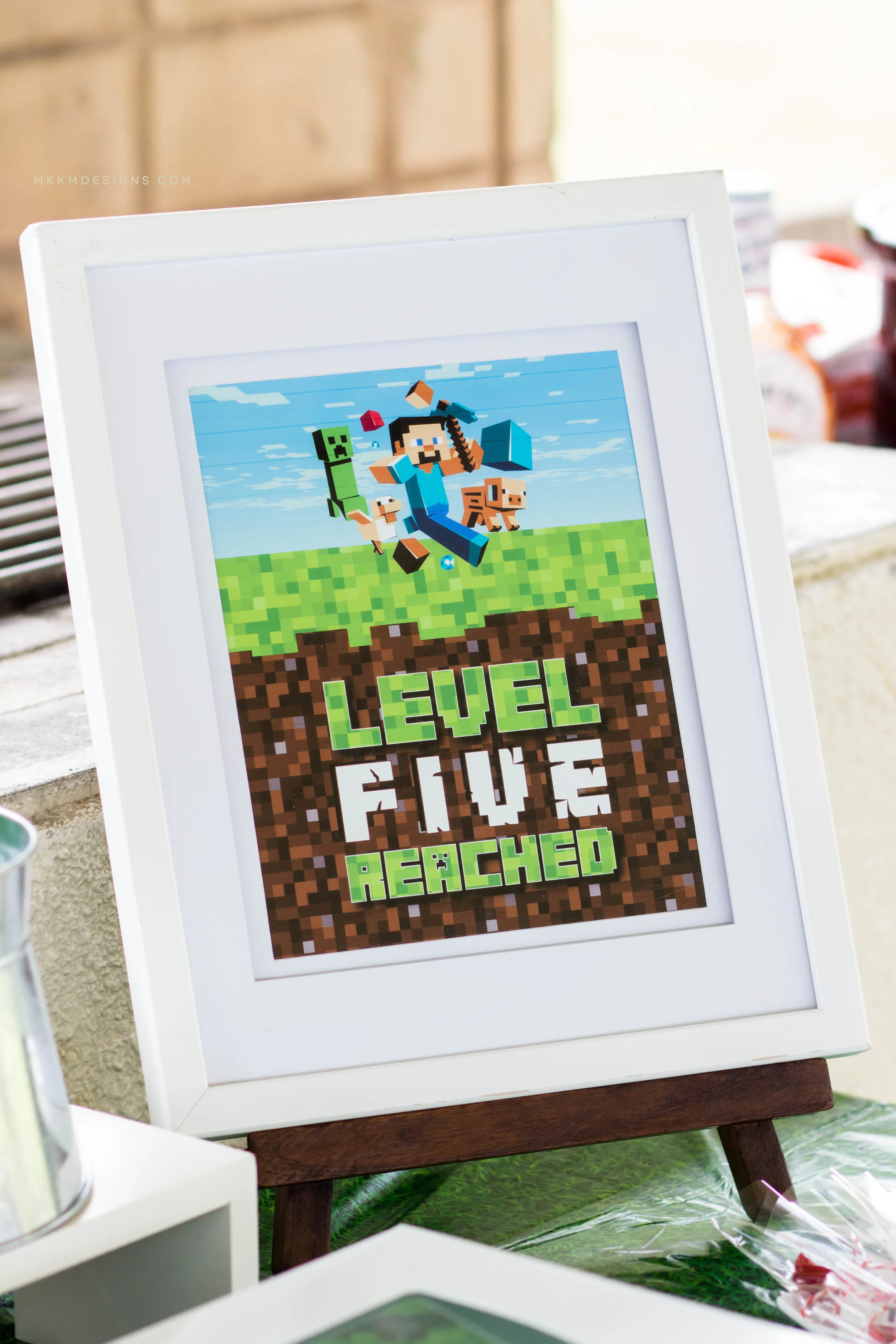 Level Five Reached, Custom Age Minecraft sign for a Minecraft birthday party. Design by shopmkkm.com