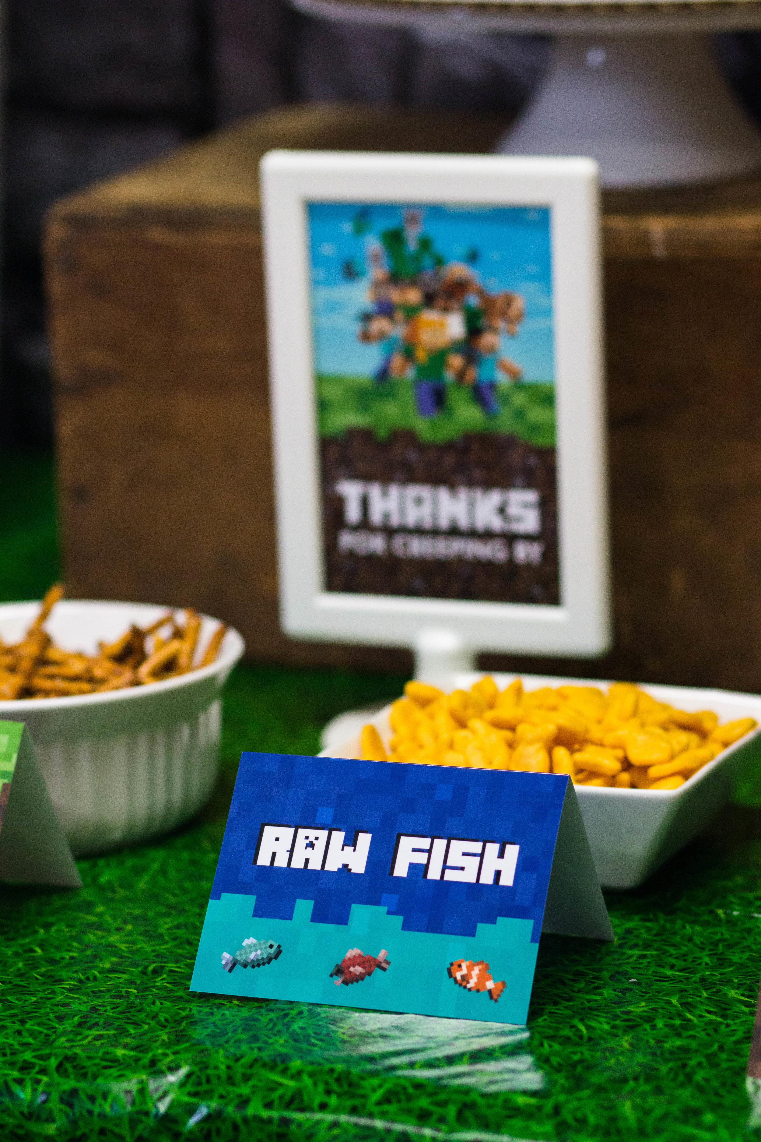 Minecraft party food ideas and free printables from shopmkkm.com