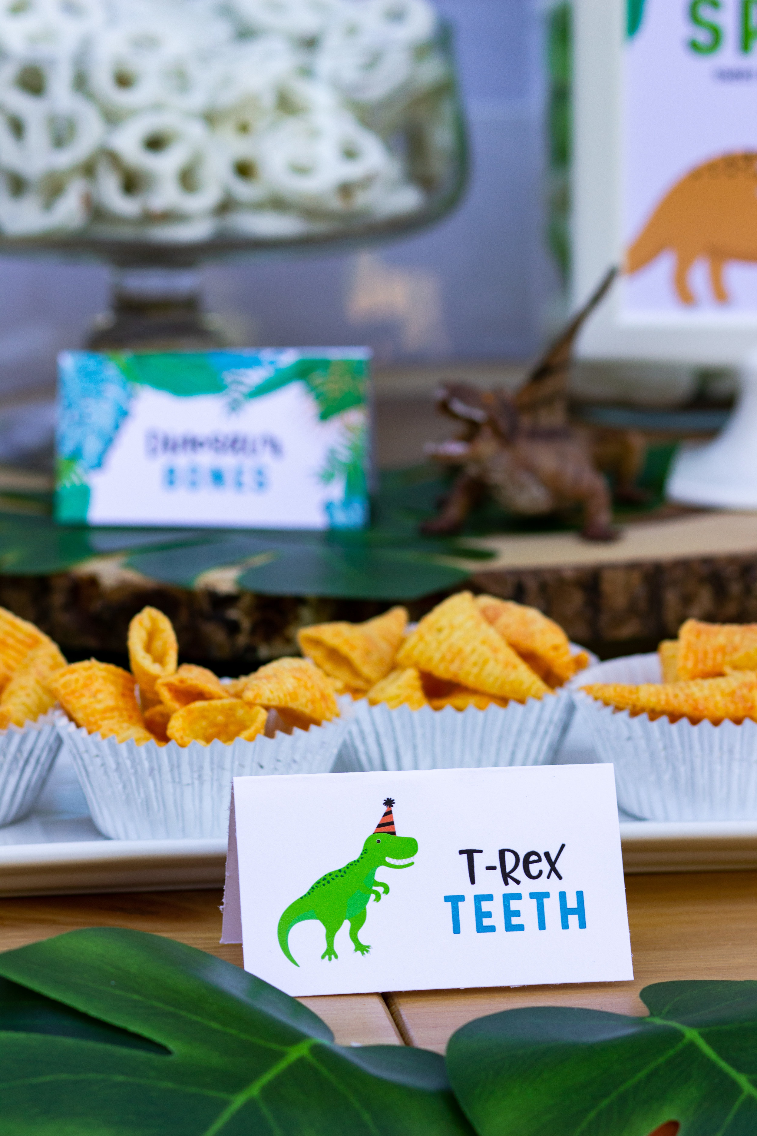T-Rex Teeth, fun food names for your dinosaur birthday theme. Grab the cards in the shop at mkkmdesigns.com