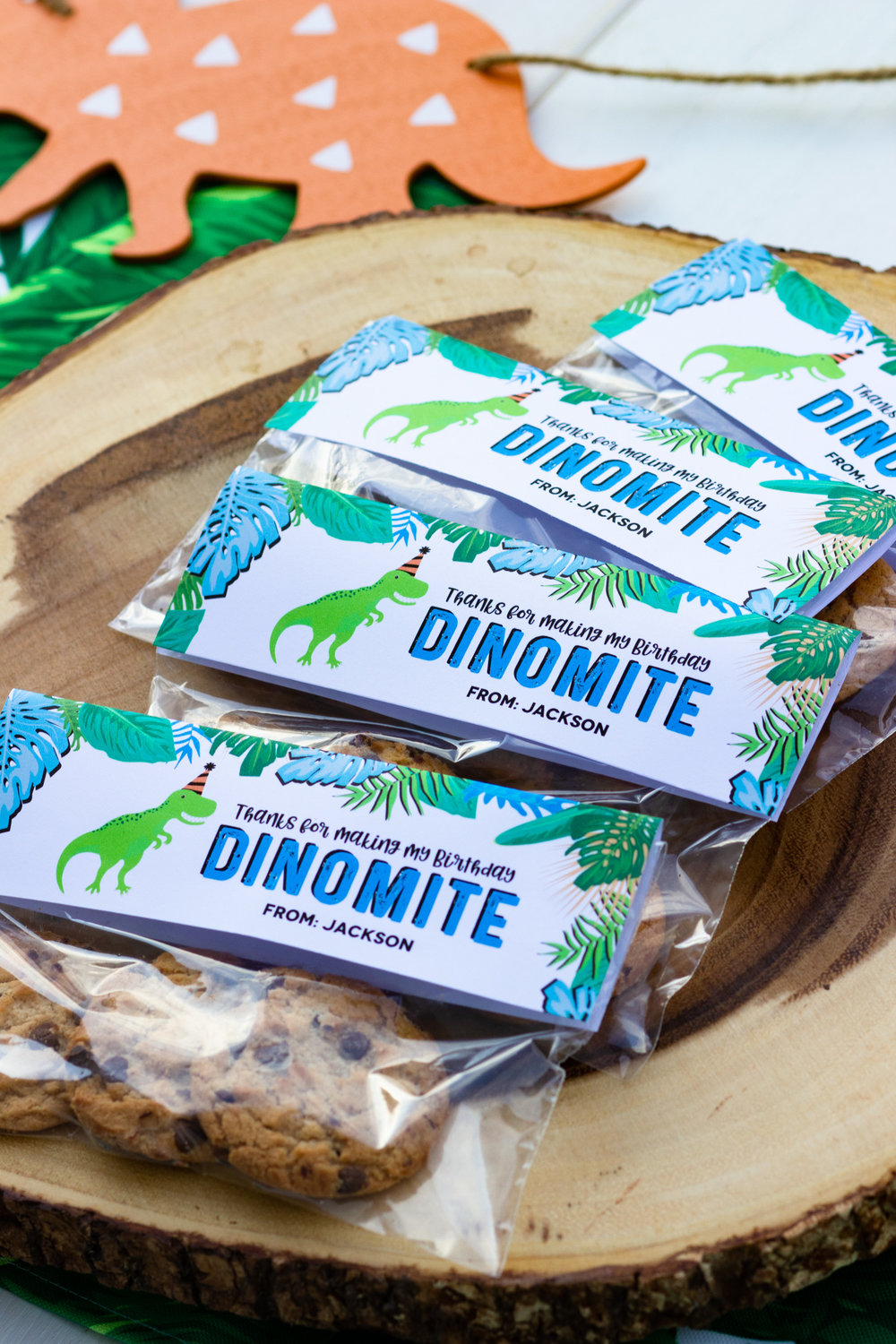 Thanks for making my party dinomite - Bag Toppers for school treats or party favors // Get the freebie from mkkmdesigns.com