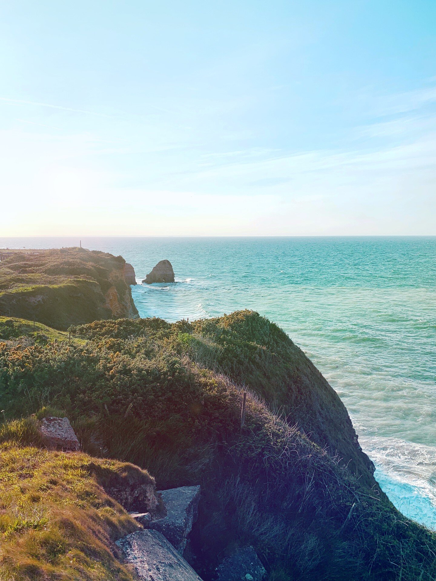 📍Normandy, France | Our weekend of traveling Normandy with kids is #ontheblog! We packed as many spots as we could into 3 days and loved every minute of it. That first photo was one of my favorite spots Pointe du Hoc at sunset. 

Head over to the bl