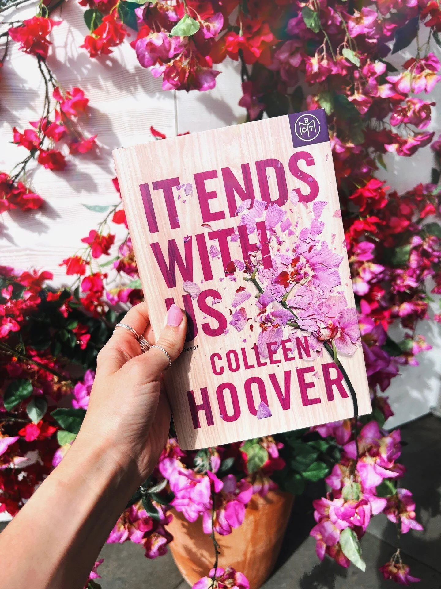 I will always have a book in my bag It's National Book Lovers day and I'm sharing the books I've loved so far this year and some of my favorite people to follow for new reads