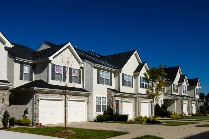Home condo house buildings 1070332_Small.jpg