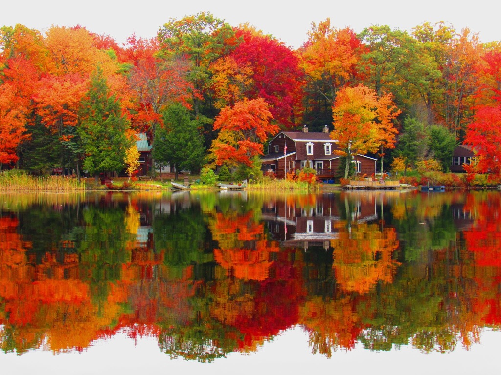 Friday October 6th 5-7: Joe Johnson Joe Johnson is a local artist who's photography is centered around Crystal Lake and the Averill Park area. Recently Joe finished in the top ten of the Fan Favorites in the Weather Channel photo contest. https://weather.com/photos/places/news/photo-contest-top-ten-fan-favorites His Photo "Big Bowman Pond" (featured above) was taken on Taborton Mountain last October. Along with photography Joe finds work doing Faux Painting and is currently working on a project in Saratoga.