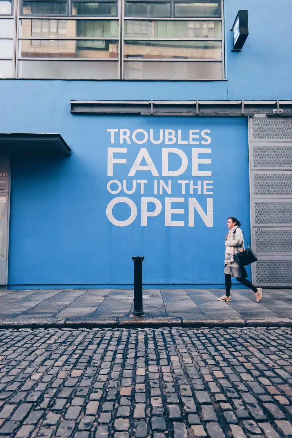 TROUBLES FADE OUT IN THE OPEN