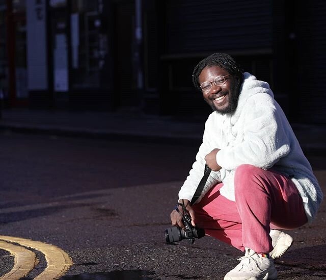 My face when I find a puddle 😍😳😅 Had a load of fun shooting some fun stuff at work today 🙌#FreshPrinceOfBaile 😻
🎬: @apphoto.ie
🎙
👕
👖
#dublin #ireland #irish #visualsoflife #millenial #visualsgang #newyear #vscocam #vsco #daddy #citylife #pho