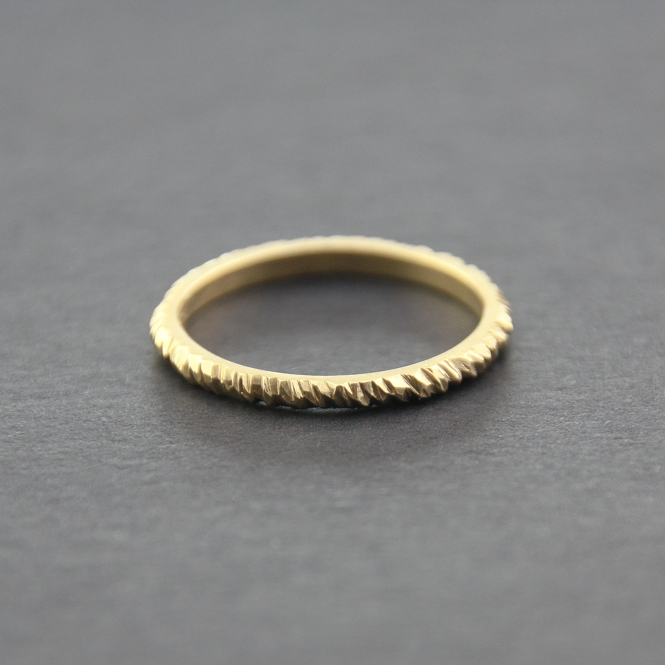 leoniesimpson-mini-facet-ring-gold