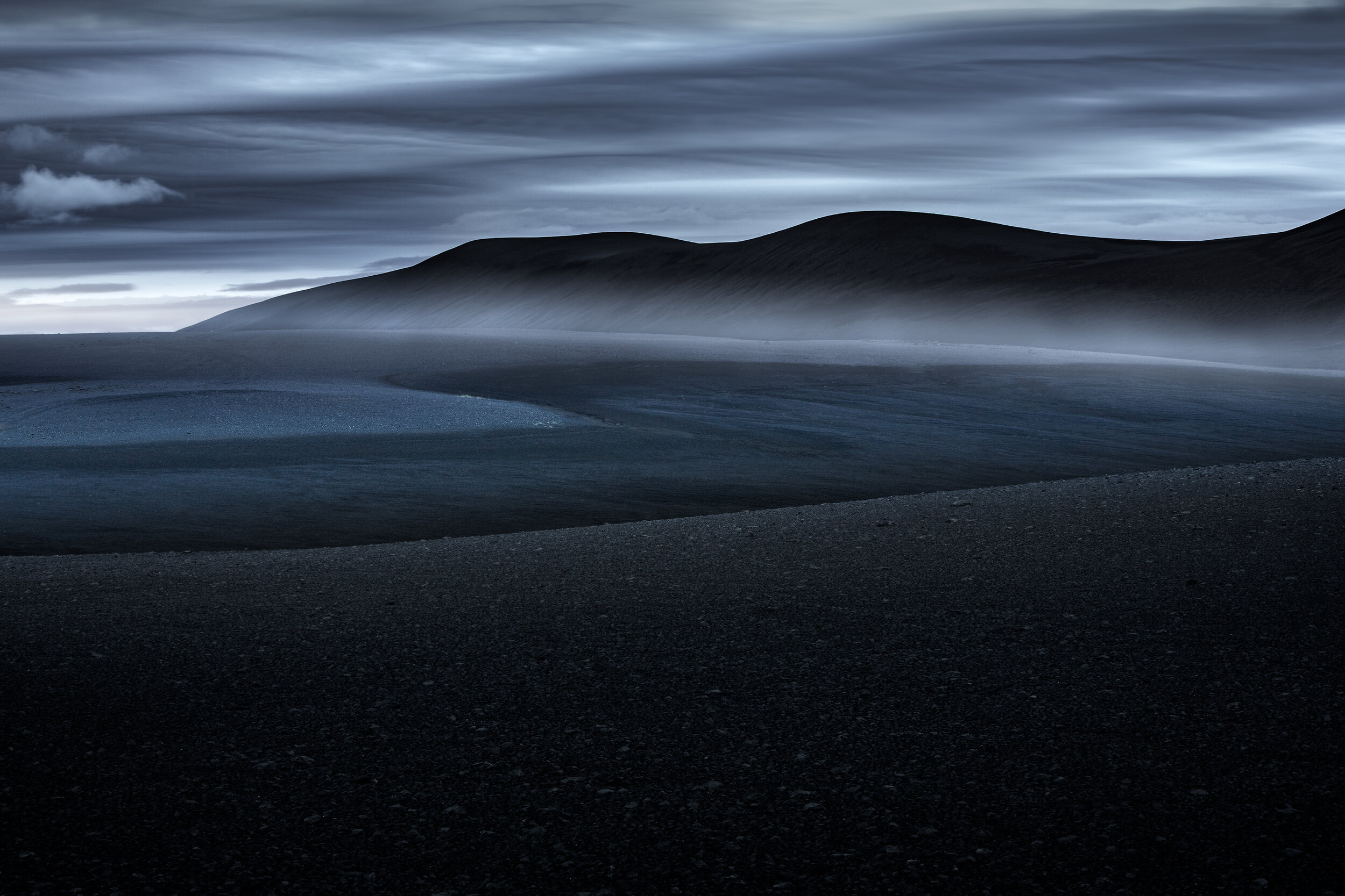  Série Désert bleu - Cratère Photographie contrecollée sur Dibond   