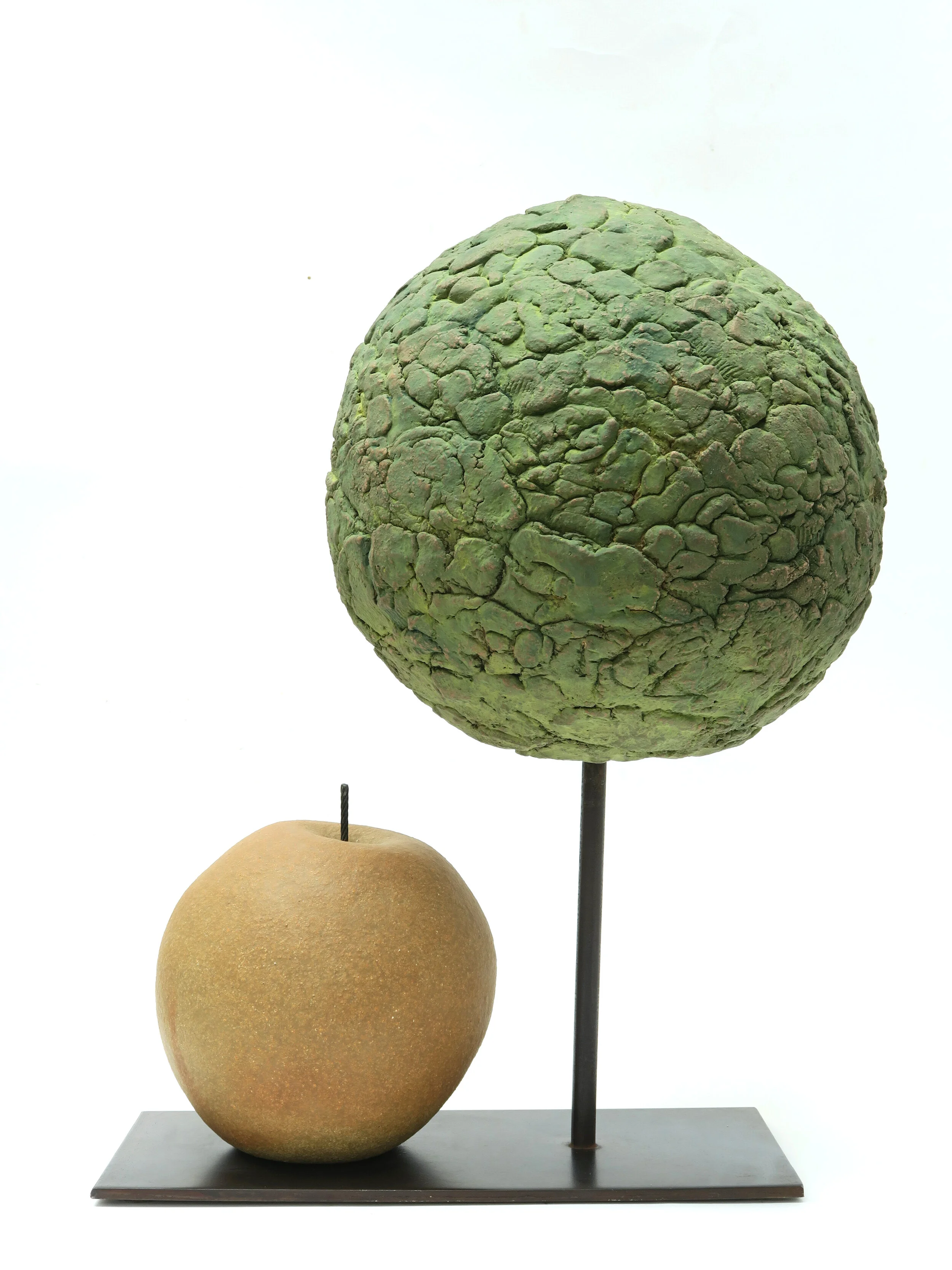  EDEN (2020) Grés chamotté, engobes sur base métal 41 x 34 cm 