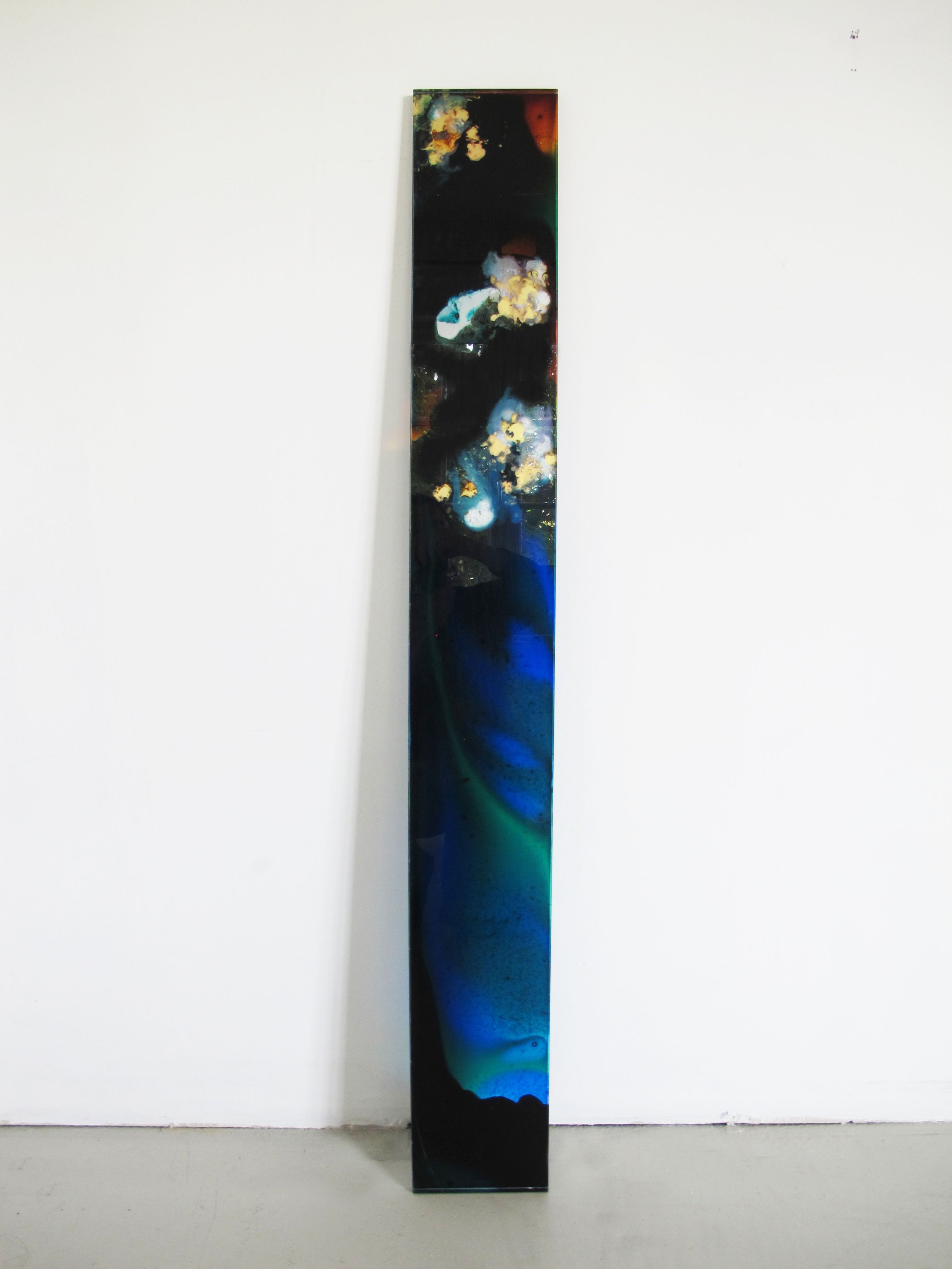  LIGNE ASTRALE II (2022) Peinture et techniques mixtes sur plexiglas 120 x 15 x 1,5 cm 900 euros 