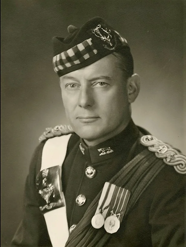 LCol Kenneth Gordon Chisholm CD_20181030.jpg