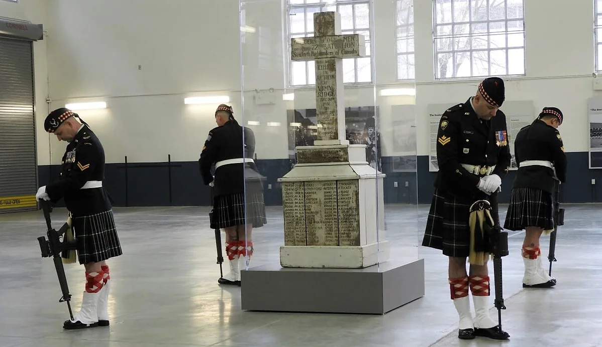 Vimy 2018_cenotaph guard.jpg