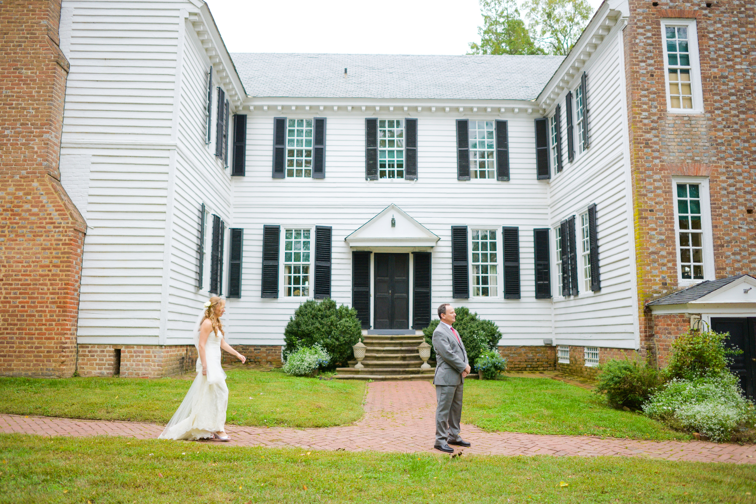Michele chose to have a first look with her father who waited by patiently as she approached to greet him.