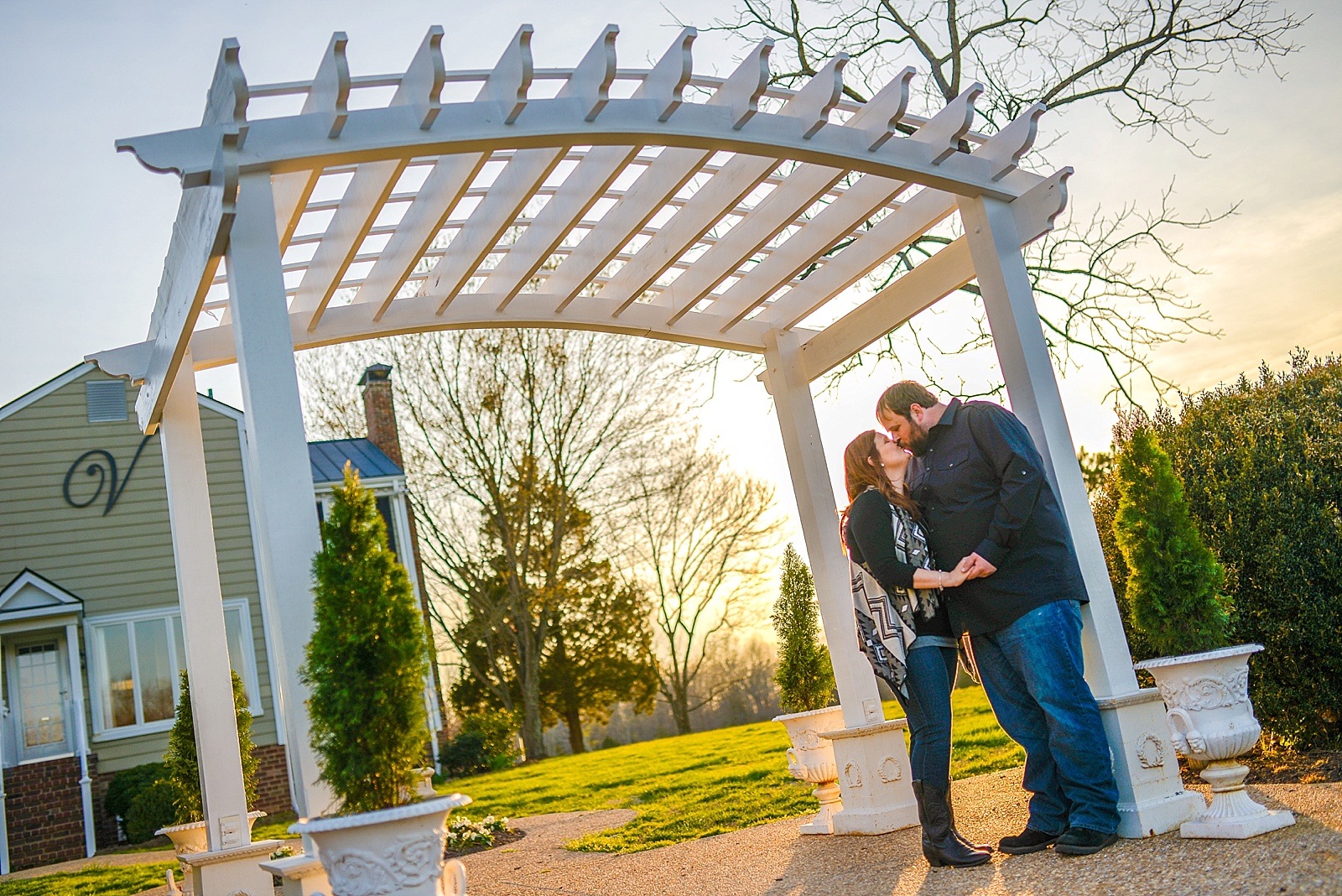 vintager-inn-new-kent-engagement-session_0010.jpg