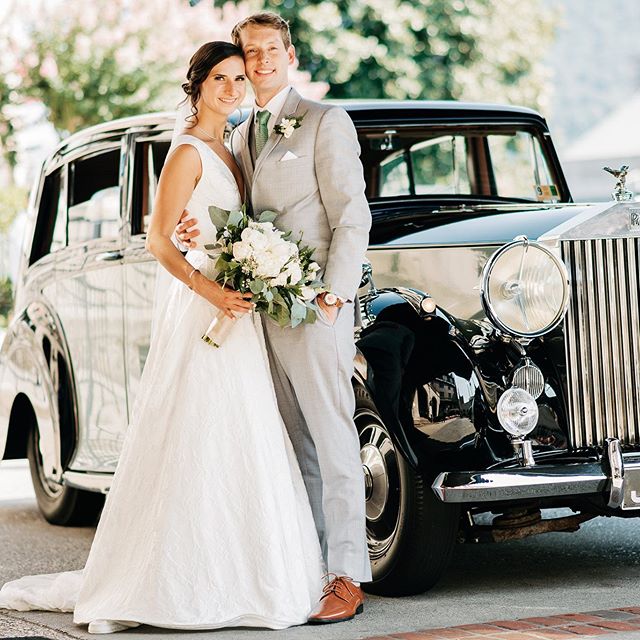 Gorgeous couple, gorgeous ride. #rollsroyce #justmarried