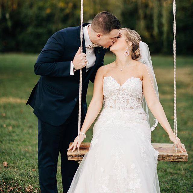 Swingkiss 😁 #kiss #brideandgroom #weddingday