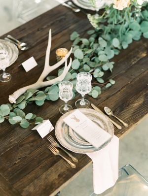 Photo taken from Style Me Pretty