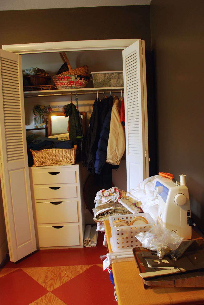 right side front closet-full.jpg