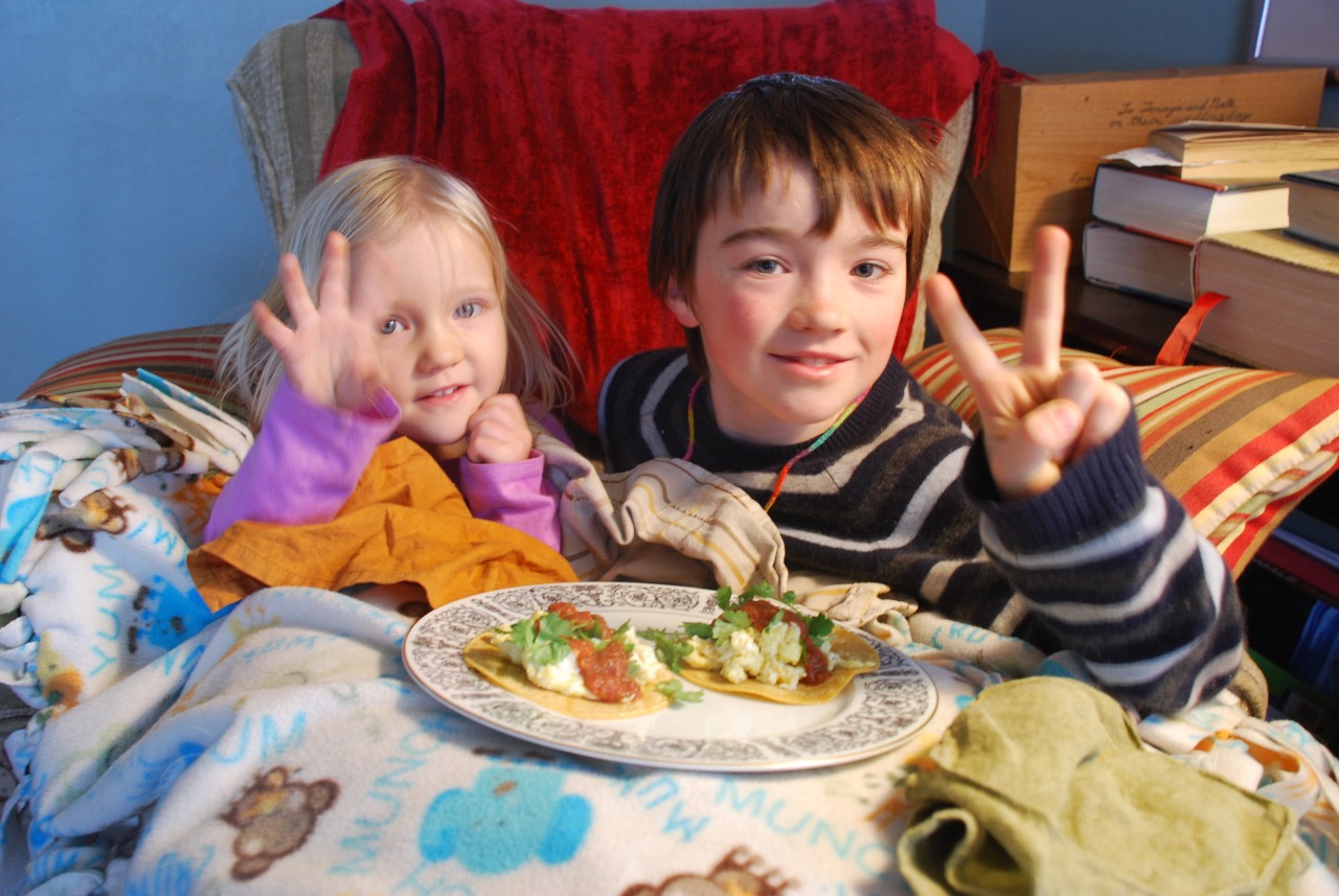 Here's a day she accepted her brother in my place. You can tell life is out of the ordinary with breakfast served in the chaise lounge!