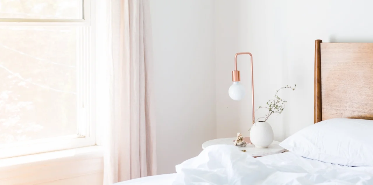 apartment-bed-bedroom-545034.jpg