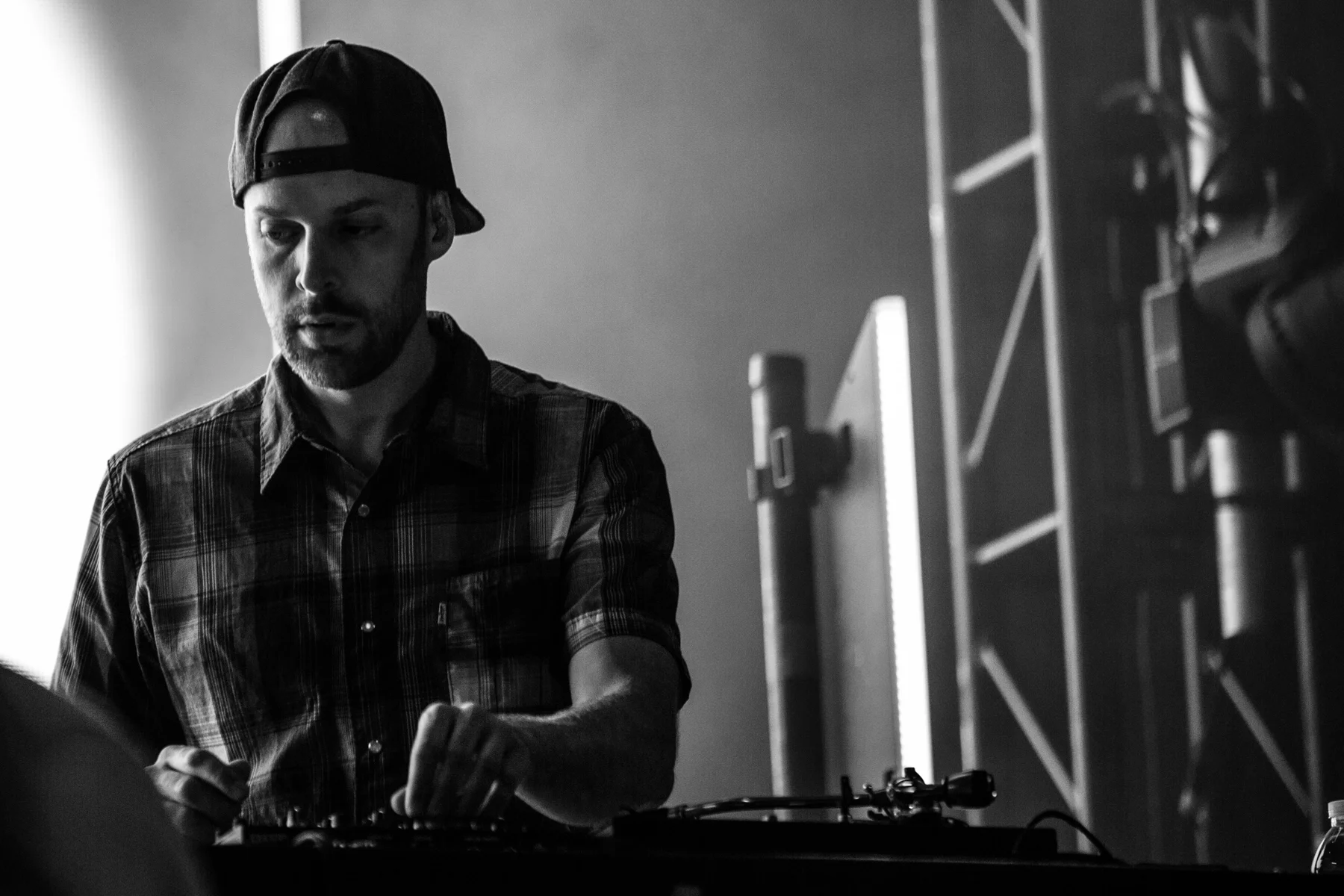 Pretty Lights Episode 2-7.jpg