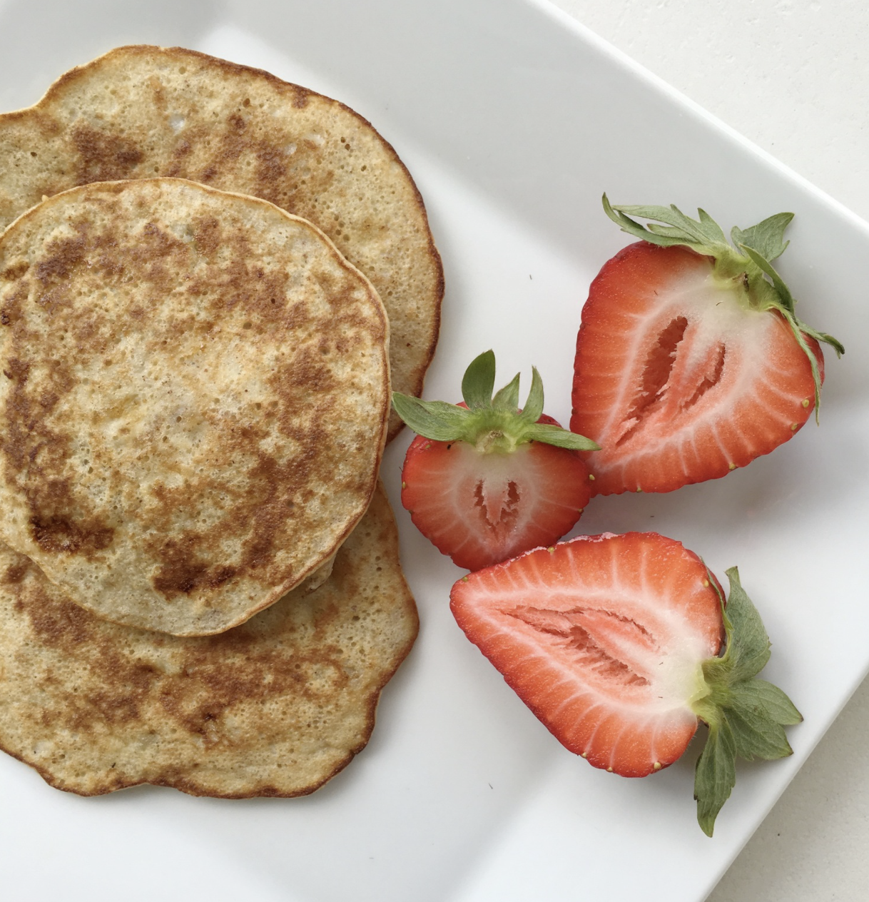ALMOND BUTTER BANANA PANCAKES