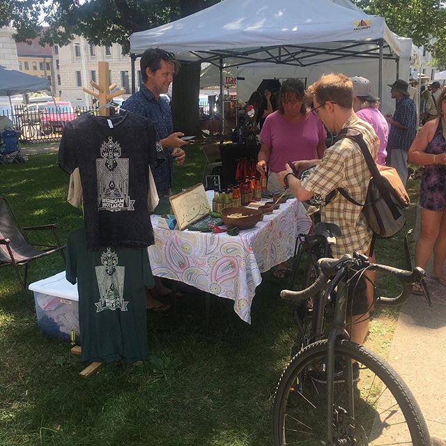Come to @picnicportland Til 6 at Lincoln Park. Tonssssss of amazing local vendors!