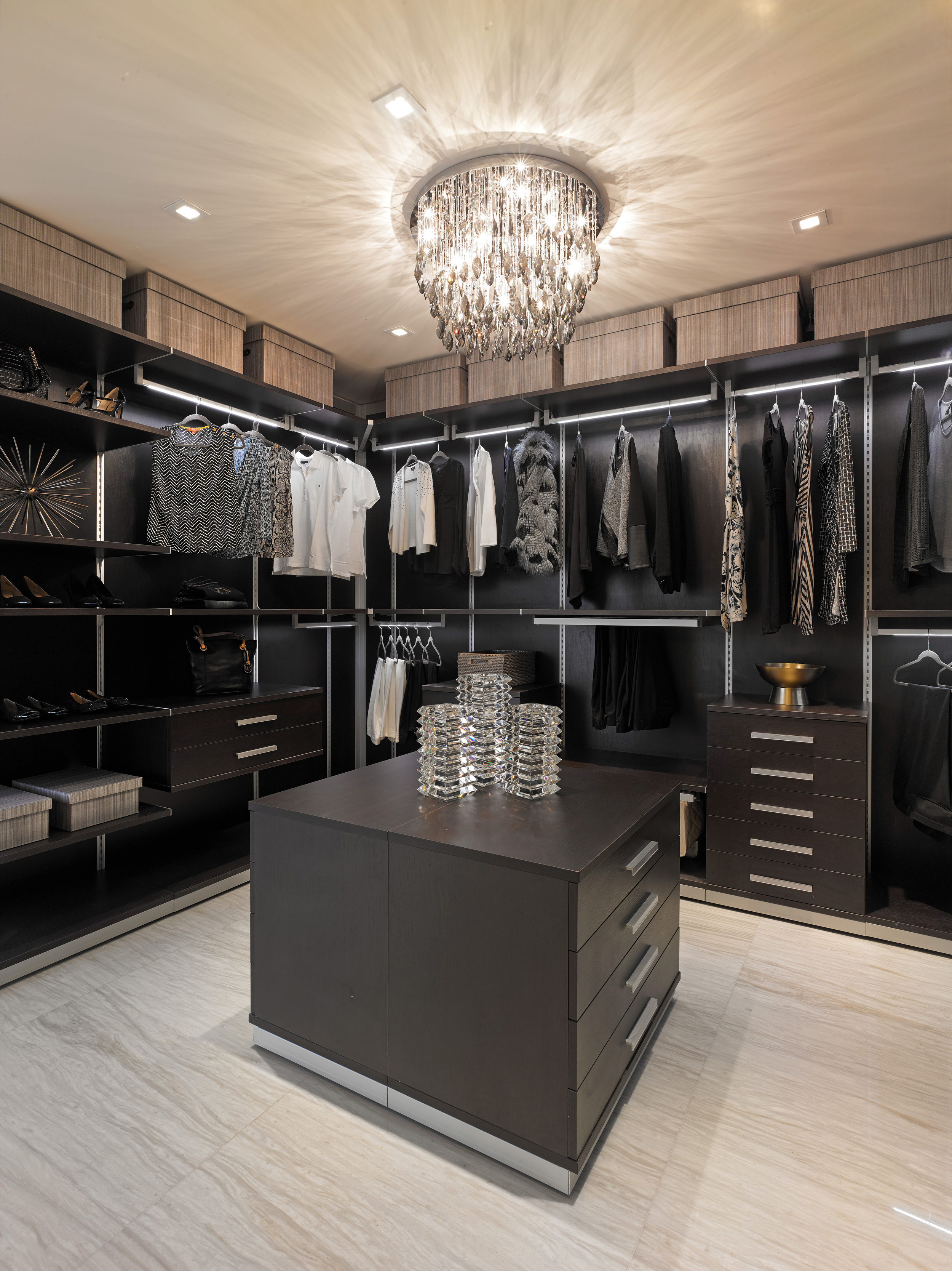 4-RESIDENCES-Prive_Closet.jpg