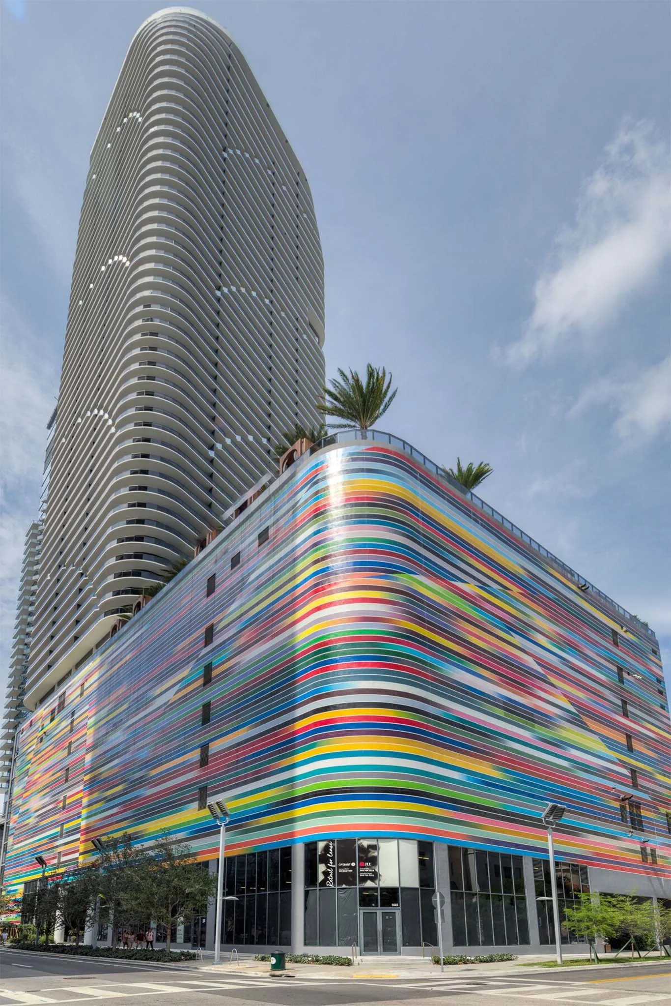 miami_brickell_sls-lux-brickell_main-image_5e44_.jpg