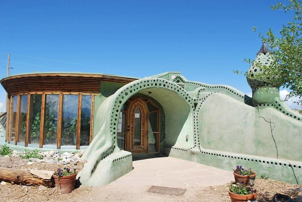 Example of an Earthship.