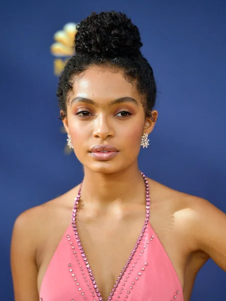 Yara+Shahidi+Updos+Curly+Updo+kbyLHB9FsNZl.jpg