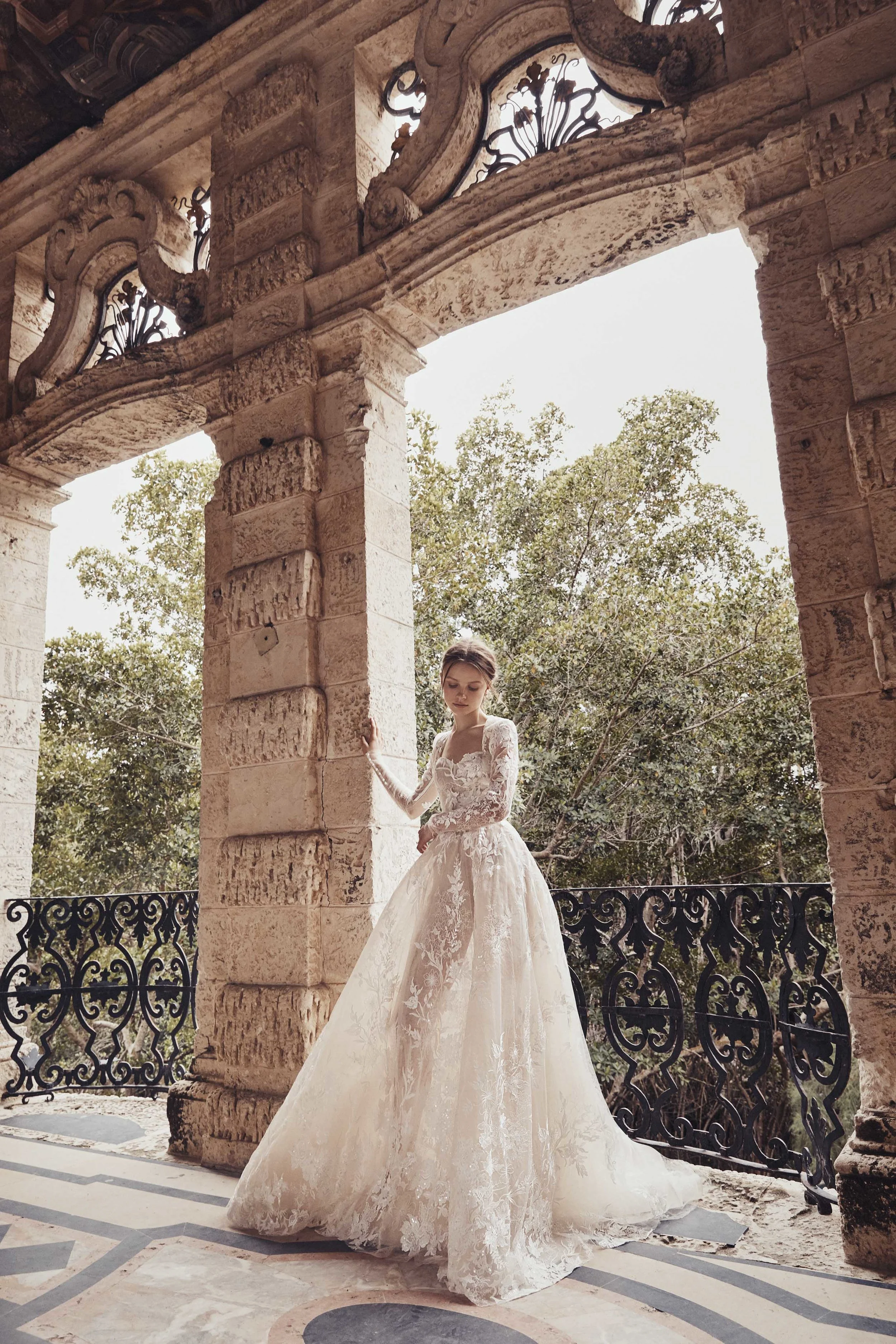 MoniqueLhuillier_Spring_2020_Bridal_Look_8_Truly.jpg