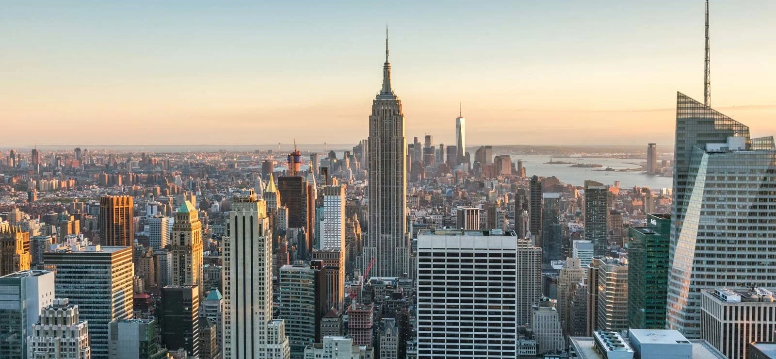 new-york-city-skyline-manhattan-dusk-INTERESTNYC0617.jpg