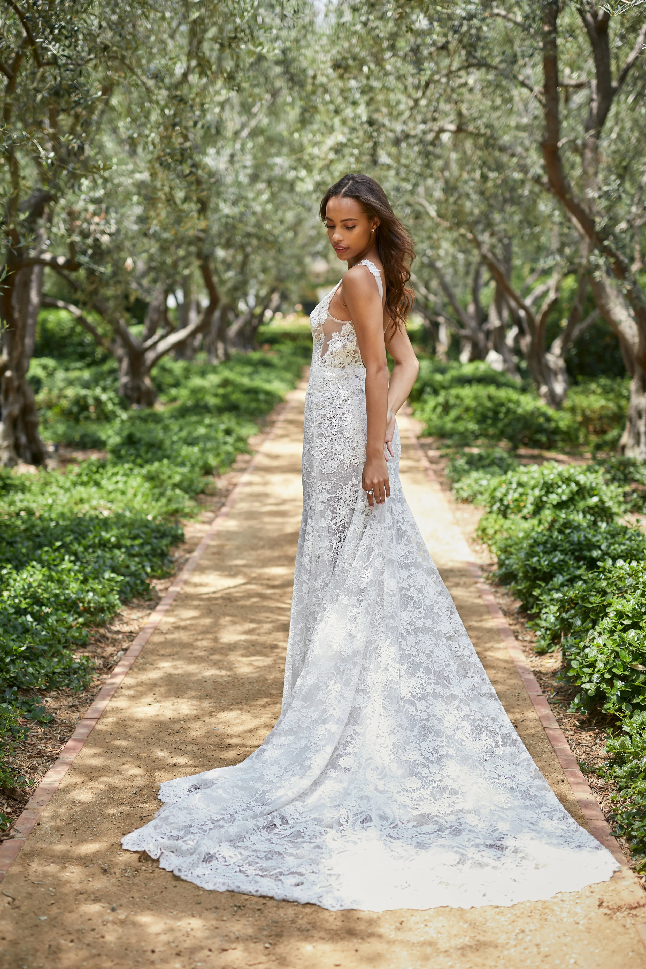 Monique Lhuillier Spring 2021 — The Bridal Council