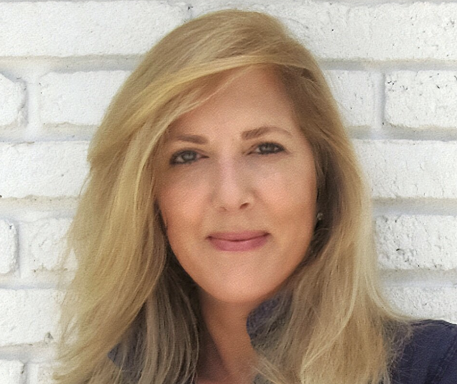 Dana Wood - Beauty and Wellness Journalist 
