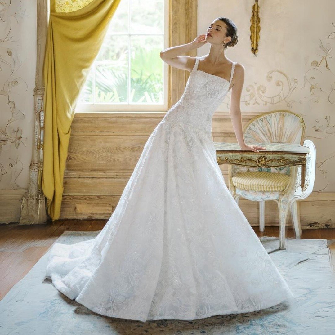 NYLBFW Spring 2025 Trend Drop Waists! Drop waists have the utmost elegance in @annebargebridalatelier's new gown from her Spring 2025 Collection. 

...
#luxurybridal #bridal #SS2025 #Spring2025 #Bridal2025 #dropwaits #dropwaistdress #trend #trendalea