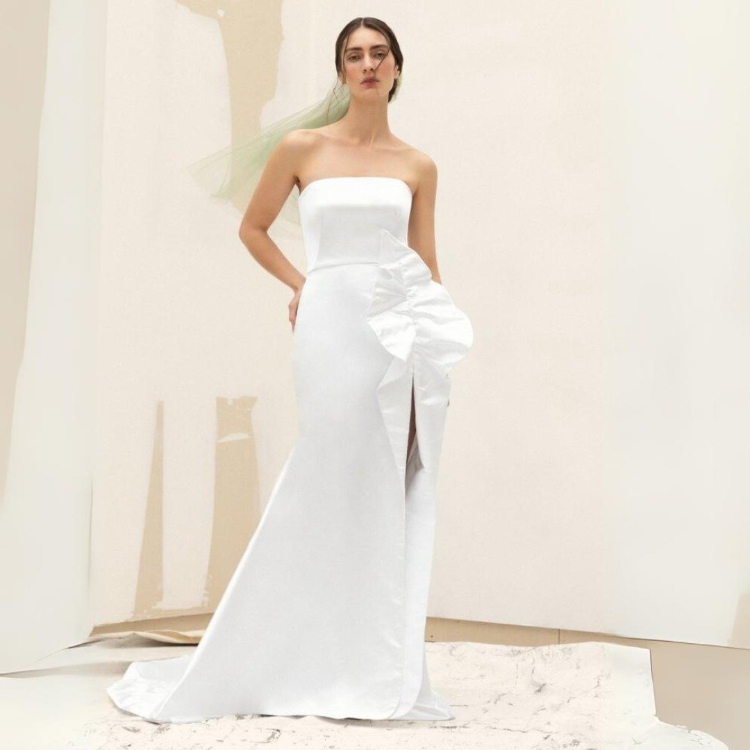 Flora and Fauna is a Spring 2025 NYLBFW Trend! This @Soucy gown shows sophistication and elegance. 

...
 #luxurybridal #bridal #SS2025 #Spring2025 #Bridal2025 #dropwaits #dropwaistdress #trend #trendaleart #2025trend #bridaltrends #gildedage #peplum