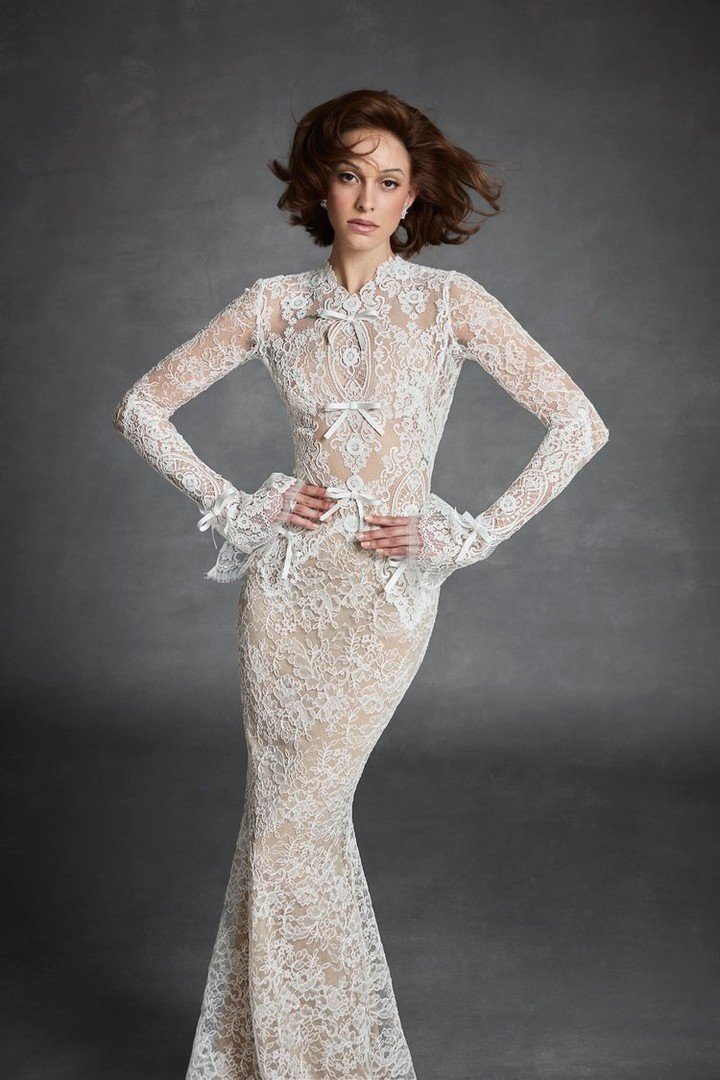 Adorned with lace and bows- this @jaclynwhytebridal gown is so mesmerizing and gorgeous. 

 #luxurybridal #bridal #SS2025 #Spring2025 #Bridal2025 #dropwaits #dropwaistdress #trend #trendaleart #2025trend #bridaltrends #gildedage #peplum  #bows #bows2