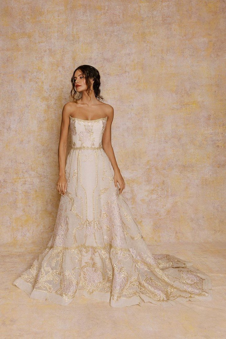 Nothing more magical than this stunning gown crafted by @clairepettibone as part of her Versailles Collection for Spring 2025 NYLBFW.

 #luxurybridal #bridal #SS2025 #Spring2025 #Bridal2025 #dropwaits #dropwaistdress #trend #trendaleart #2025trend #b